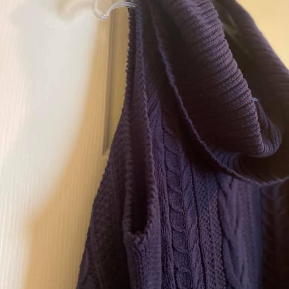 Crown and Ivy Sweater with Cut-Out Shoulders - Picture 2 of 3